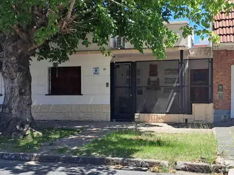 VENTA CASA 3 AMB-C/ TERRAZA- LANUS -CREDITO