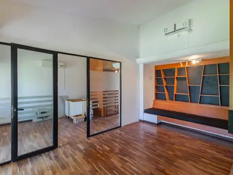 Alquiler casa para empresa con 8 oficinas 