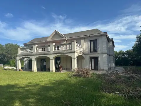 CASA EN VENTA EN VILLA ALLENDE CALLE GUAYAQUIL 500 M2 APROX. | 4.500 M² DE TERRENO. INCREIBLE OPORTUNIDAD 