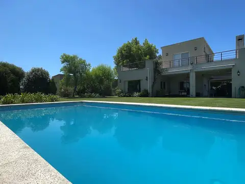 Casa en Venta en Haras Santa Maria - El Molino, USD 295.000