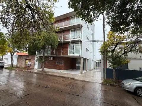 ALQUILER/ DEPARTAMENTO 1 DORM./COCHERA/SERVICIOS