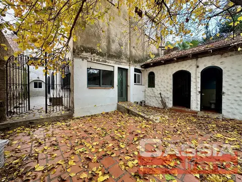 Casa 8 ambientes con 3 baños