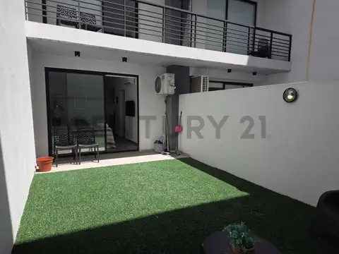 Piedras 1000, Piso PB