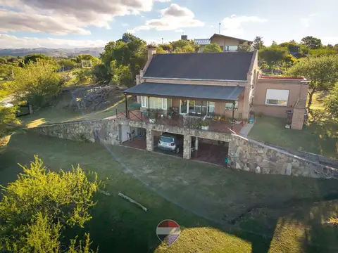 VENTA CASA 3 DORMITORIOS+PILETA FALDA DEL CARMEN