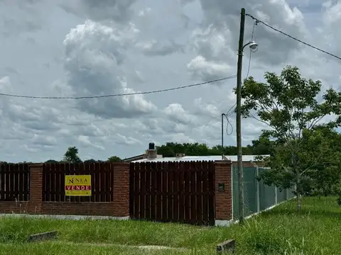 Lote de 800m² parquizado con Quincho en Altos Verdes