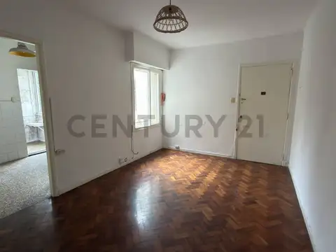 Departameto 3 ambientes al lateral en venta - San Telmo