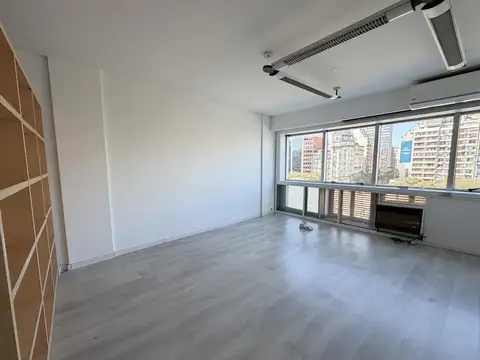 Oficina en Venta al Este