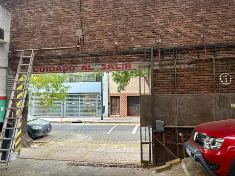 Venta Galpón- Centro Logístico Estratégico en CABA – 500 m² con Salida Inmediata a Autopista