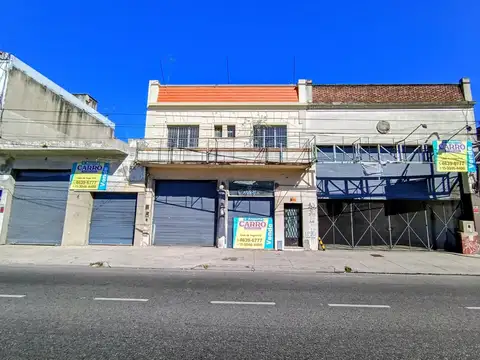 Galpon sobre lote de 8.66 x 40.88. C/Vivienda.