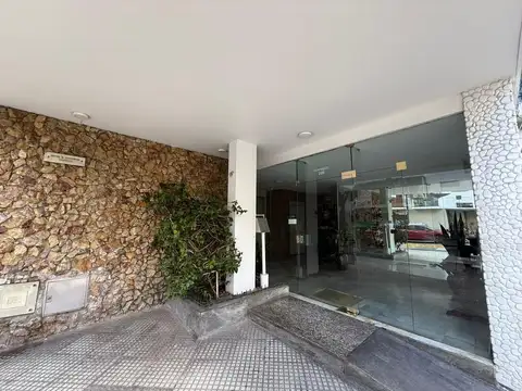 Departamento de tres ambientes al frente