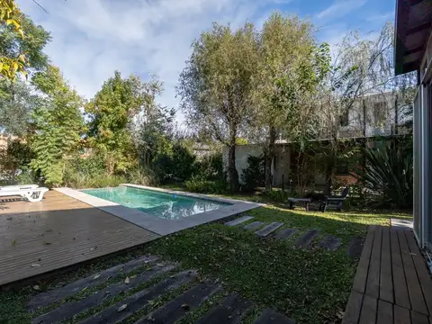 Casa 5 ambientes con 2 baños