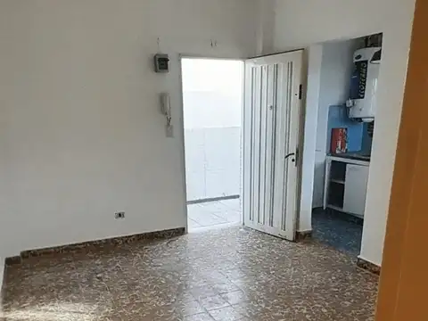 Jujuy 1600, Piso PB