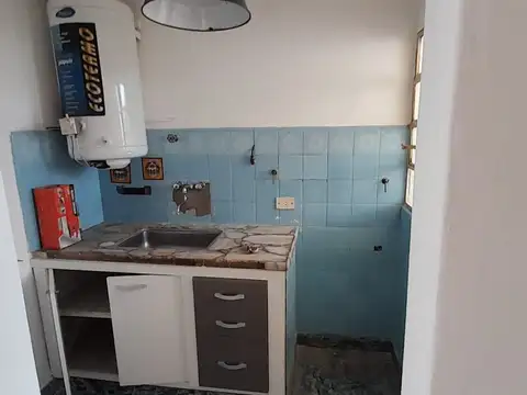 Depto Tipo Casa en Alquiler en Villa Luzuriaga, $ 450.000