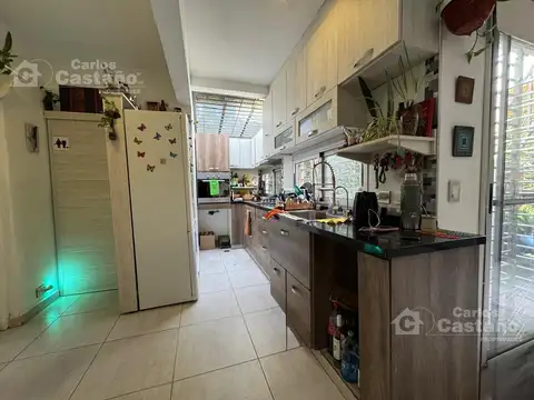 Casa en Venta con 3 cocheras