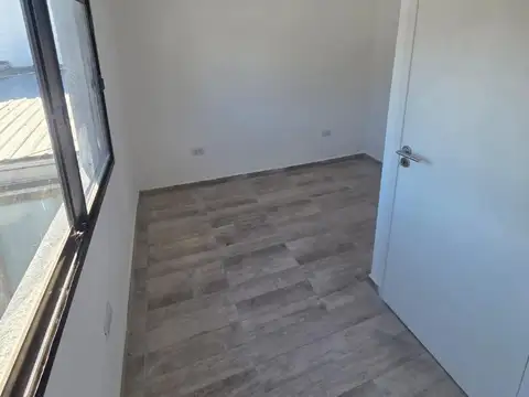Depto Tipo Casa 3 ambientes con 2 baños
