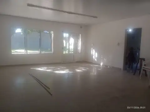 Local en Alquiler en Esperanza, $ 400.000