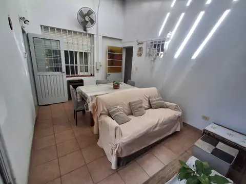 Depto Tipo Casa 4 ambientes con 1 baño