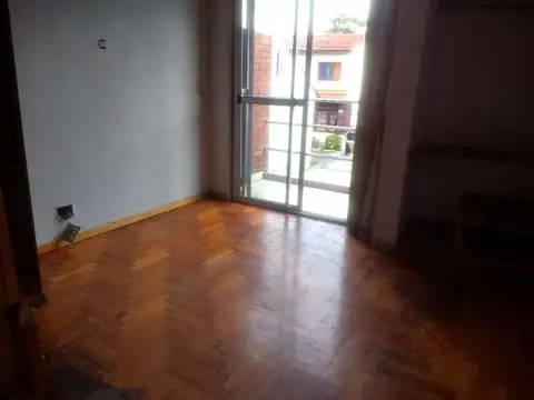 Casa 2 ambientes con 1 baño