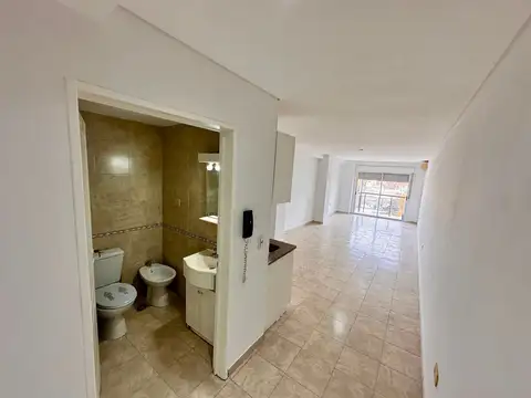 Departamento en Alquiler en Chacarita, $ 700.000