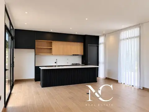 Casa en Venta en Costa Esmeralda, USD 320.000