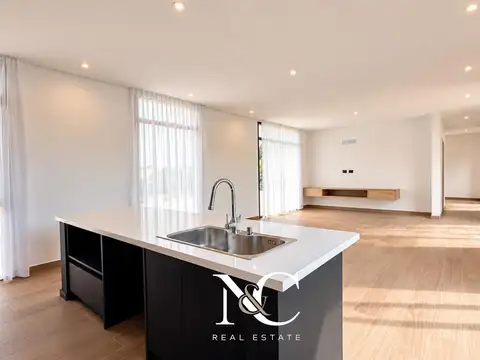 Casa en Venta al Oeste