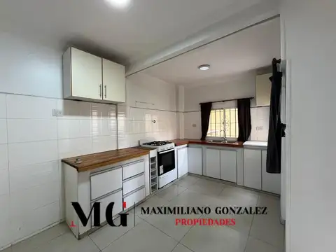 Depto Tipo Casa 4 ambientes con 2 baños