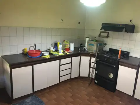 Casa 5 ambientes con 1 baño