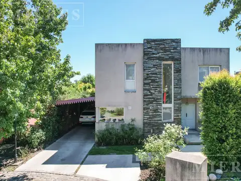 Casa en  venta en el barrio Santa Agustina