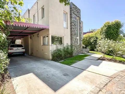 Casa en venta en el barrio Santa Agustina