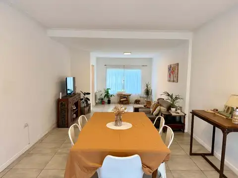 Venta Casa 4 amb "Parque/Quincho/Garage"