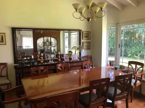 Casa 7 ambientes con 6 baños