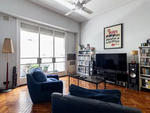 Departamento 2 ambientes con balcón al frente – Recoleta