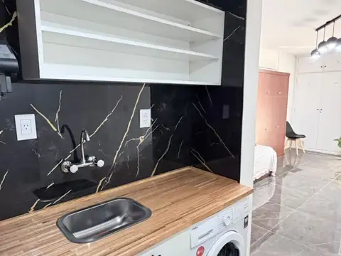 DEPARTAMENTO DE 1 AMB A LA CALLE CON BALCON