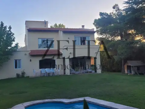 Vendo Casa en Barrio las Candelas I, en Chacras de Coria