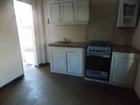 VENTA  CASA DE 2 DORMITORIOS PATIO CON PARRILLA