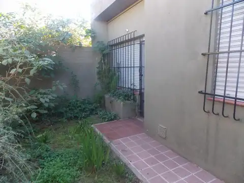 VENTA  CASA DE 2 DORMITORIOS PATIO CON PARRILLA