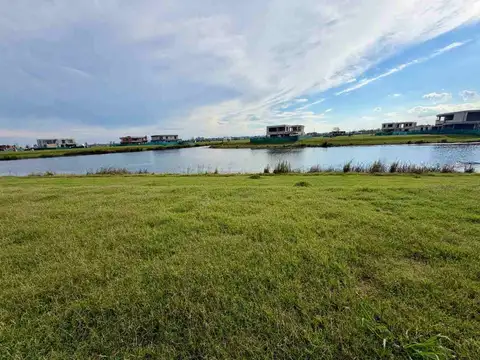 Terreno en Venta de 916,0 m2