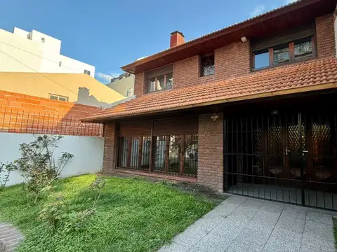 Chalet 3 Ambientes con jardín y parrilla - Zona Terminal Vieja - Castelli  al 1500