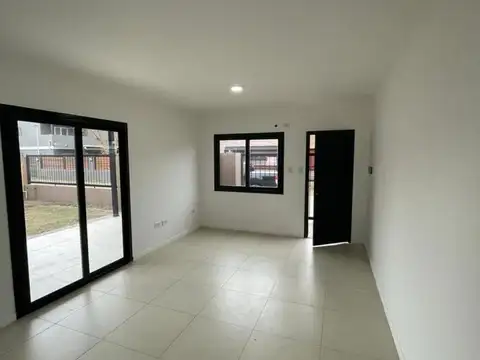 VENTA | PERMUTA - Casa 2 dormitorios, piscina y cochera - Altos de Pellegrini, Roldán.