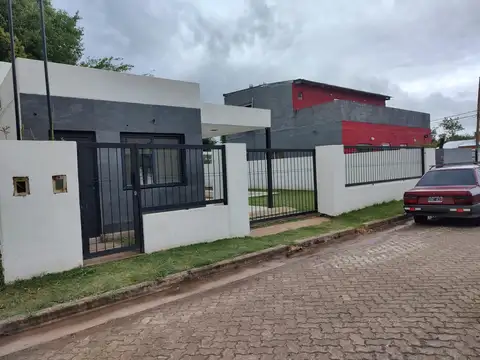 VENTA | PERMUTA - Casa 2 dormitorios, piscina y cochera - Altos de Pellegrini, Roldán.