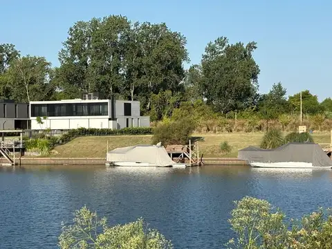 Venta lote en Tigre Marinas H al rio con amarra