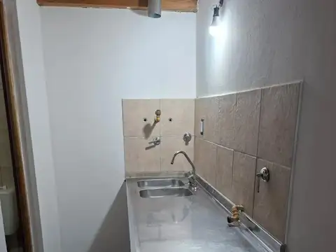 LOCAL COMERCIAL VIDRIADO EN ZONA CENTRO