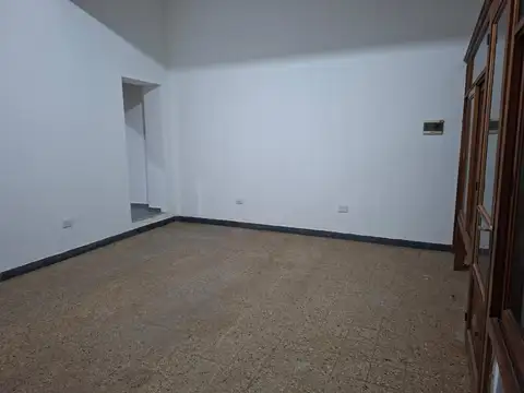 LOCAL COMERCIAL VIDRIADO EN ZONA CENTRO