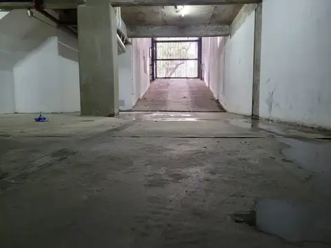 SE VENDE COCHERA EN EDFICIO-CÉNTRICA EN SANTA FE
