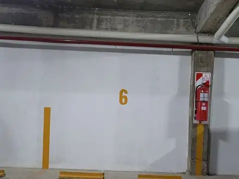 SE VENDE COCHERA EN EDFICIO-CÉNTRICA EN SANTA FE