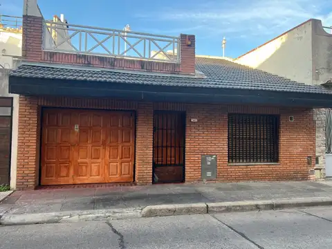 Casa 3 ambientes quincho terraza cochera