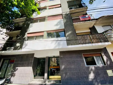 IMPECABLE DEPARTAMENTO DE DOS AMBIENTES A LA VENTA EN OLIVOS.