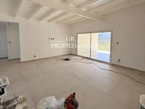Casa en Venta en Pilar del Este - San Ramon, USD 145.000