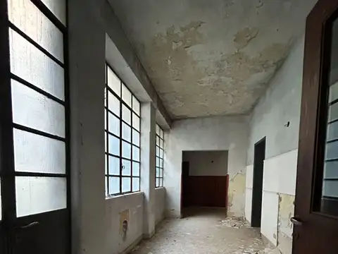 Casa 10 ambientes con 3 baños