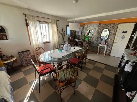 Venta casa 3 ambientes en Caisamar